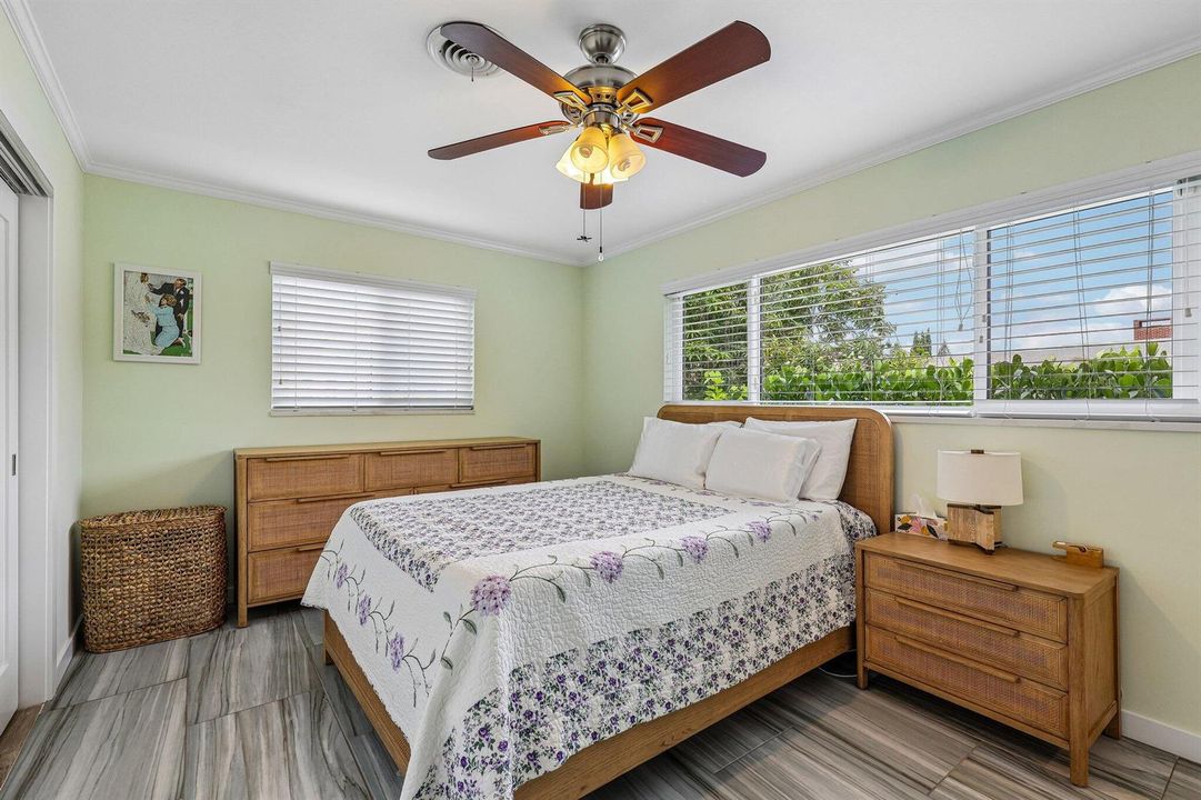 19-web-or-mls-SE 8th Ave-S1006-019