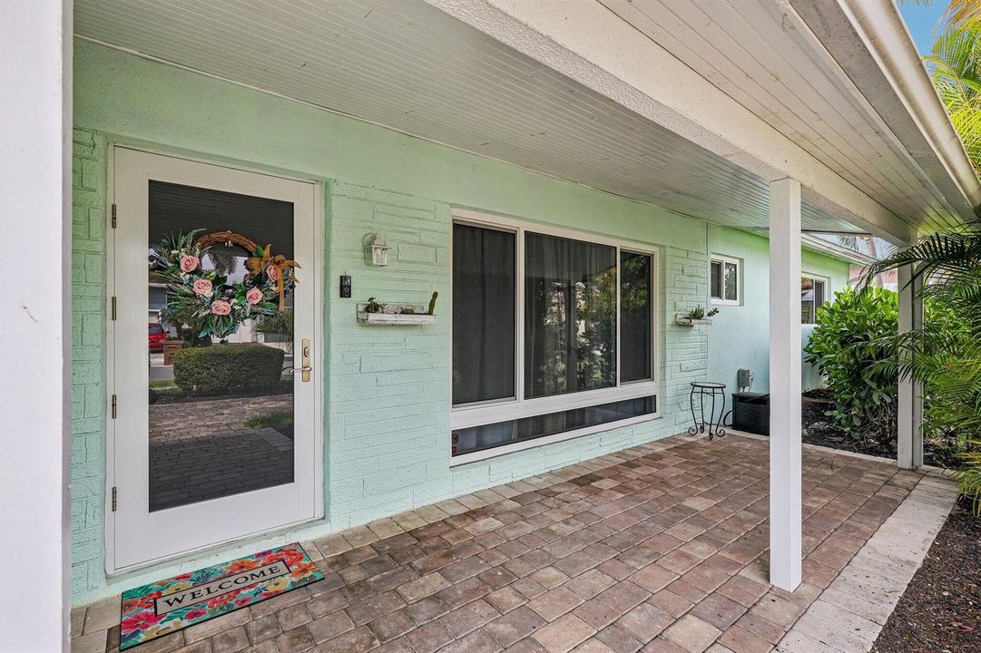 7-web-or-mls-SE 8th Ave-S1006-007