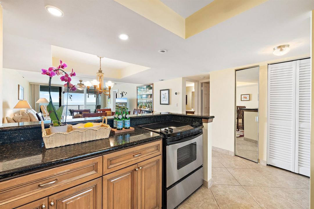 900 Ocean Dr 202-8