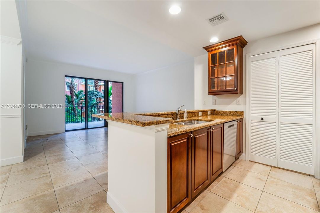 En Venta: $549,999 (1 camas, 1 baños, 929 Pies cuadrados)
