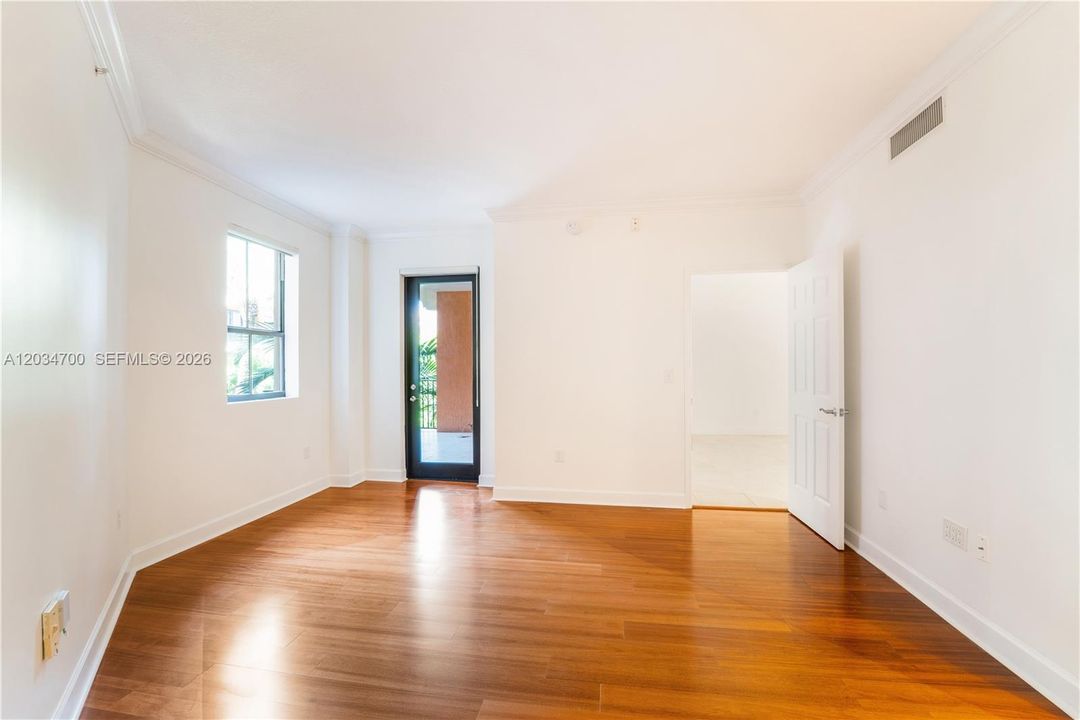 En Venta: $549,999 (1 camas, 1 baños, 929 Pies cuadrados)