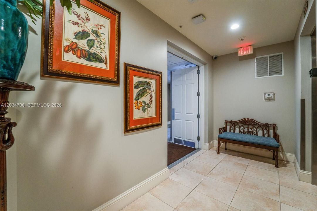 En Venta: $549,999 (1 camas, 1 baños, 929 Pies cuadrados)