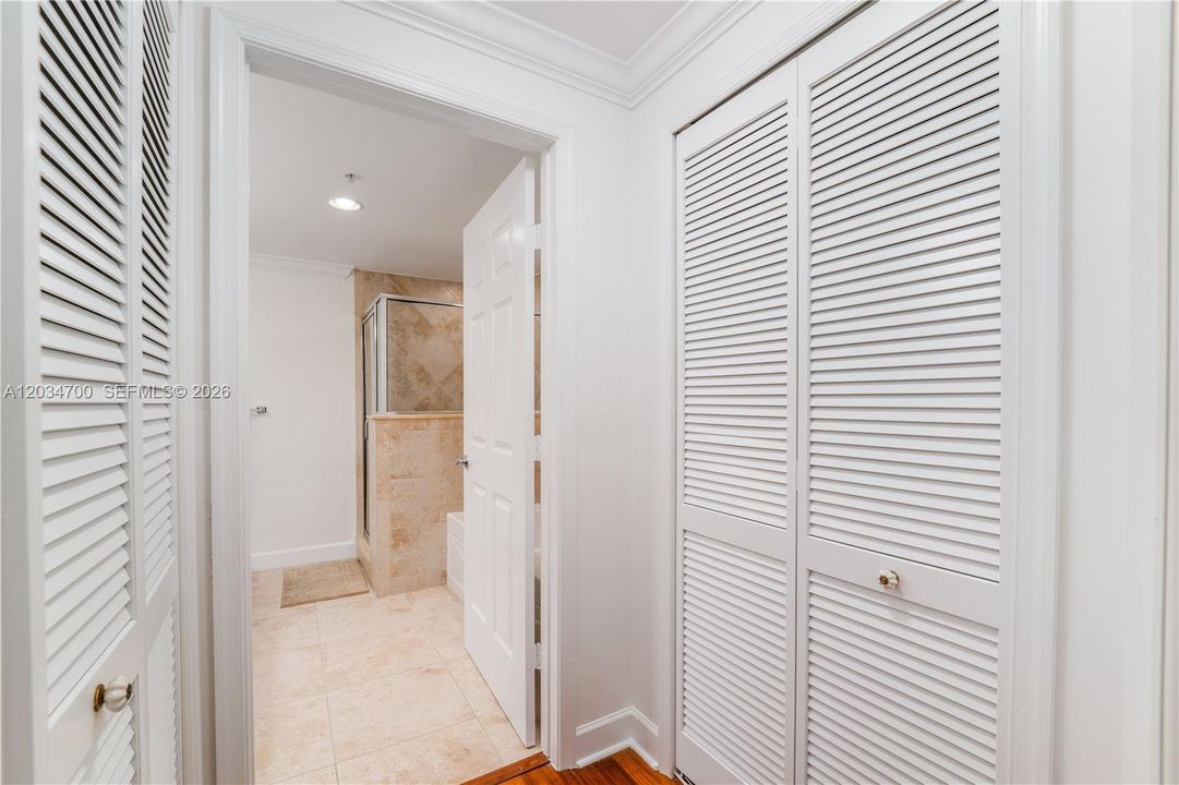 En Venta: $549,999 (1 camas, 1 baños, 929 Pies cuadrados)