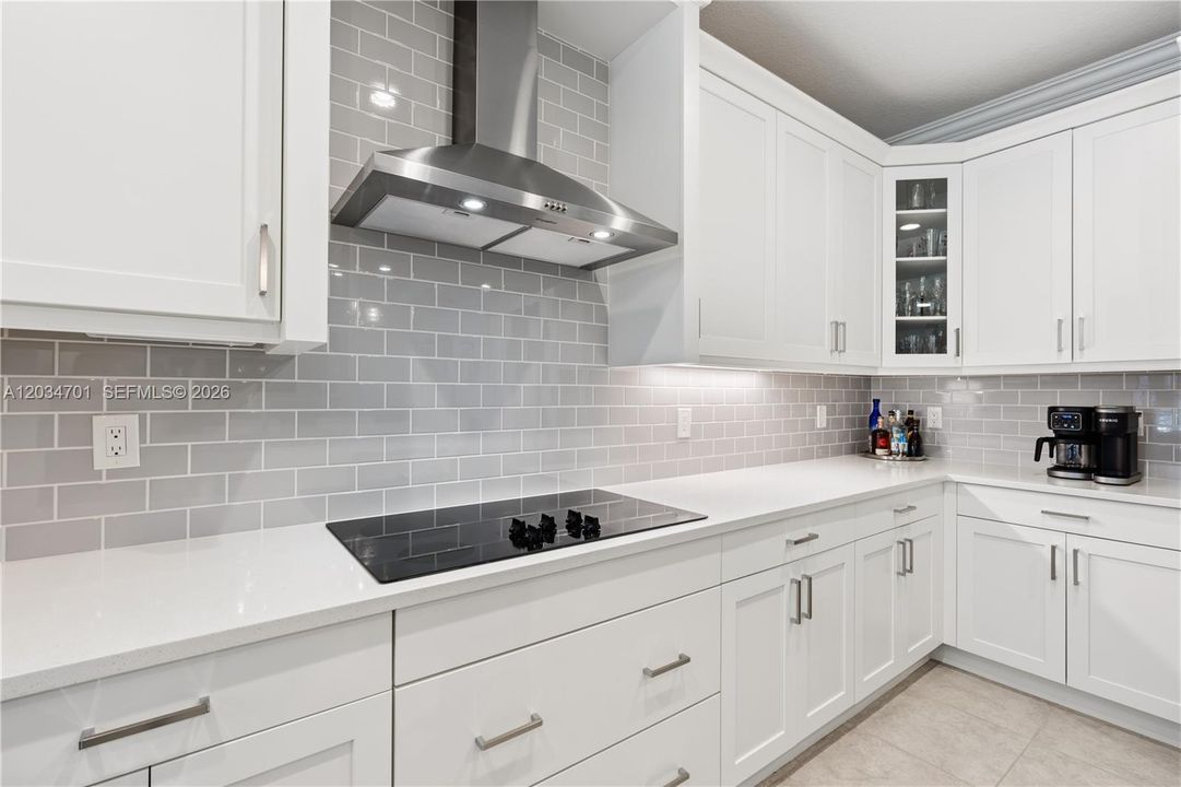 En Venta: $709,999 (3 camas, 3 baños, 2356 Pies cuadrados)