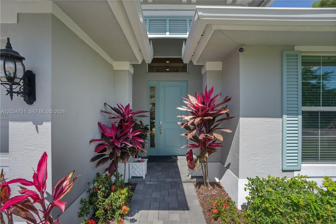 En Venta: $709,999 (3 camas, 3 baños, 2356 Pies cuadrados)