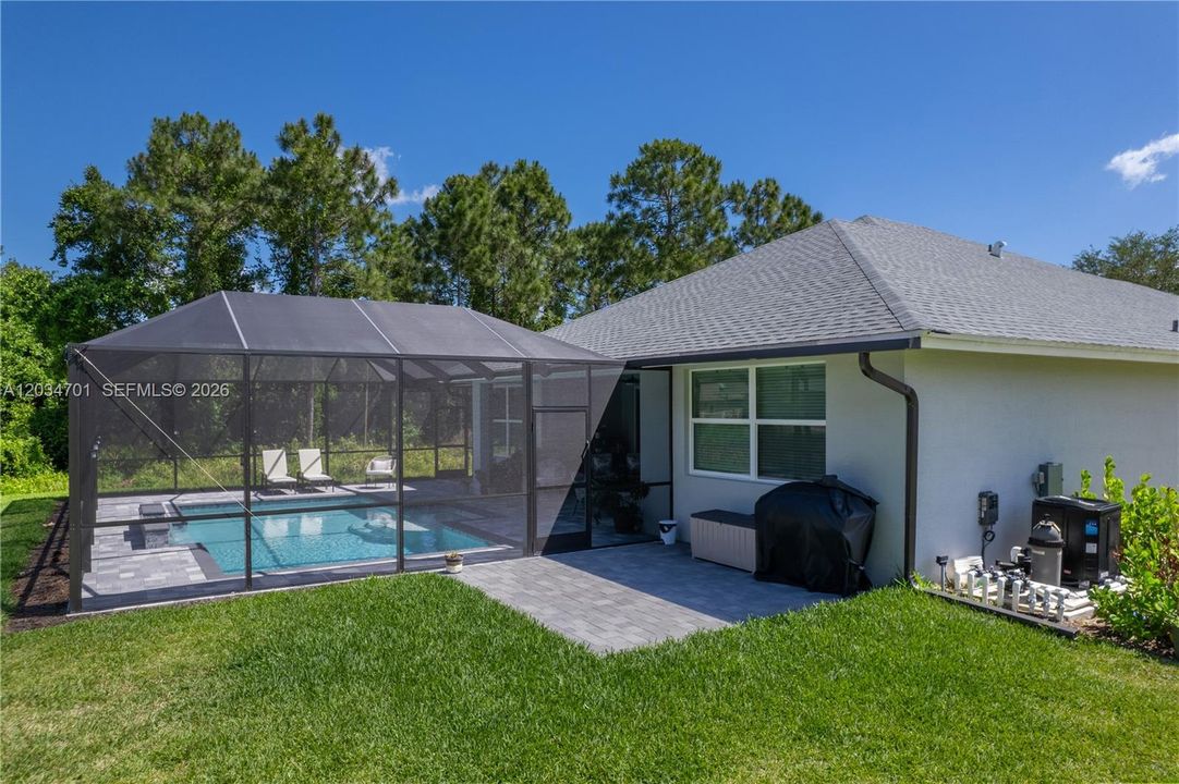 En Venta: $709,999 (3 camas, 3 baños, 2356 Pies cuadrados)
