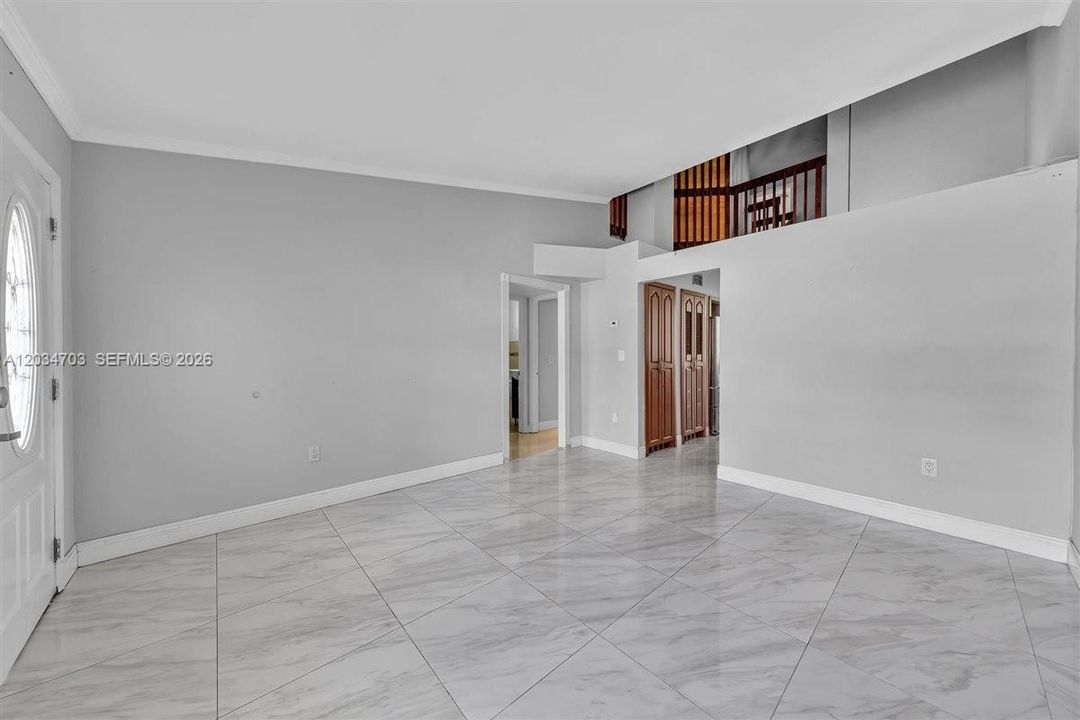 En Venta: $615,000 (5 camas, 2 baños, 2086 Pies cuadrados)