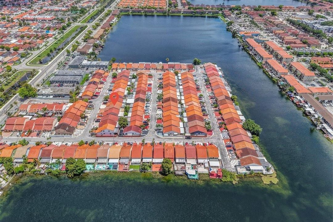 En Venta: $615,000 (5 camas, 2 baños, 2086 Pies cuadrados)