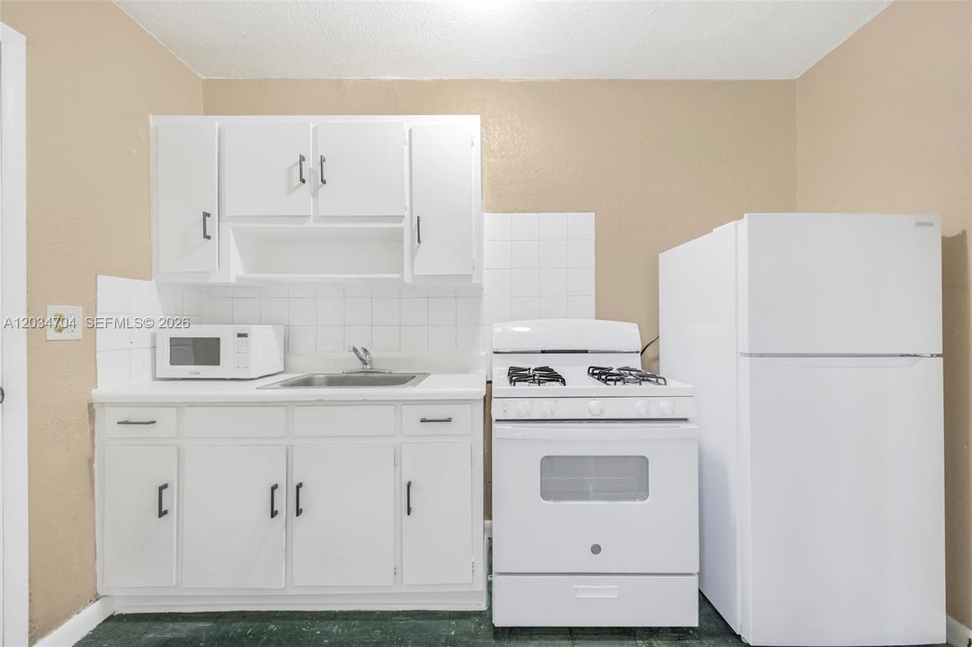 В аренду: $1,800 (2 спален, 1 ванн, 800 Квадратных фут)