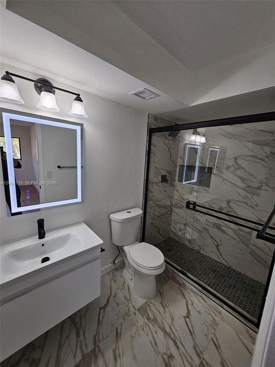 For Rent: $2,275 (2 beds, 2 baths, 921 Square Feet)