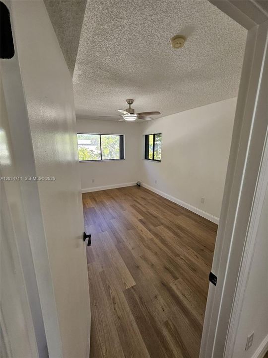 For Rent: $2,275 (2 beds, 2 baths, 921 Square Feet)