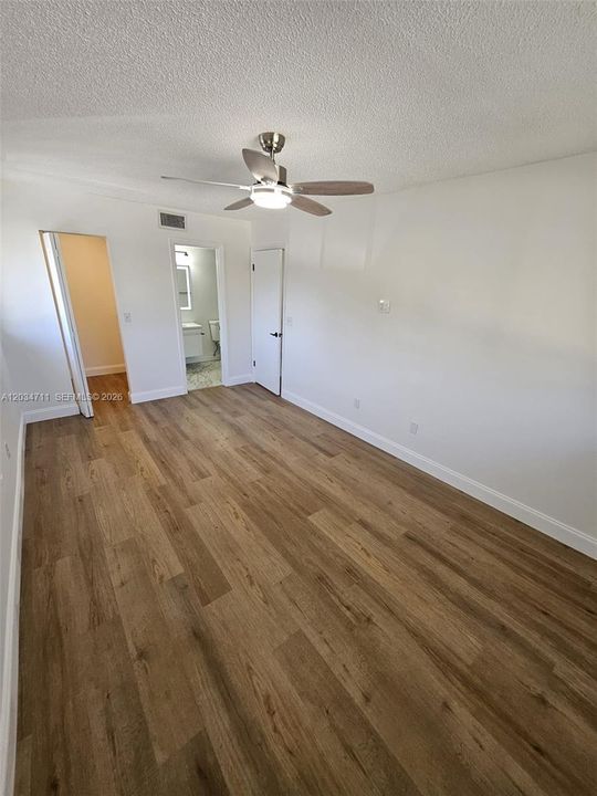 For Rent: $2,275 (2 beds, 2 baths, 921 Square Feet)