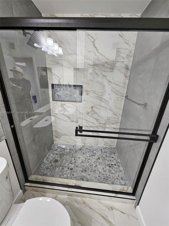 For Rent: $2,275 (2 beds, 2 baths, 921 Square Feet)
