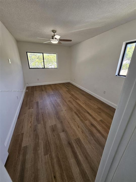 For Rent: $2,275 (2 beds, 2 baths, 921 Square Feet)