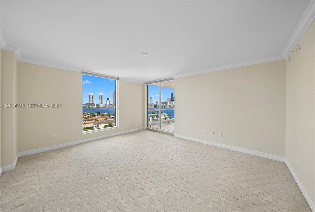 For Sale: $2,695,000 (3 beds, 3 baths, 2840 Square Feet)