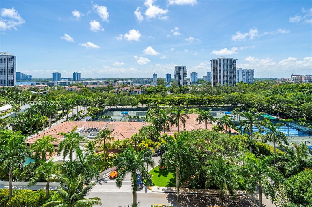 For Sale: $2,695,000 (3 beds, 3 baths, 2840 Square Feet)