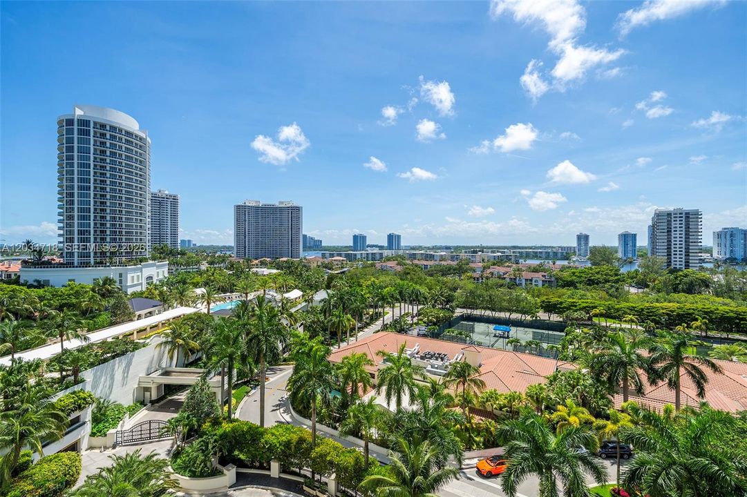 For Sale: $2,695,000 (3 beds, 3 baths, 2840 Square Feet)