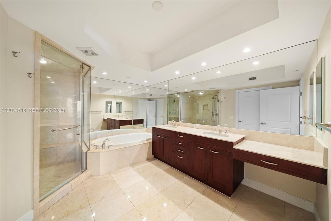 For Sale: $2,695,000 (3 beds, 3 baths, 2840 Square Feet)