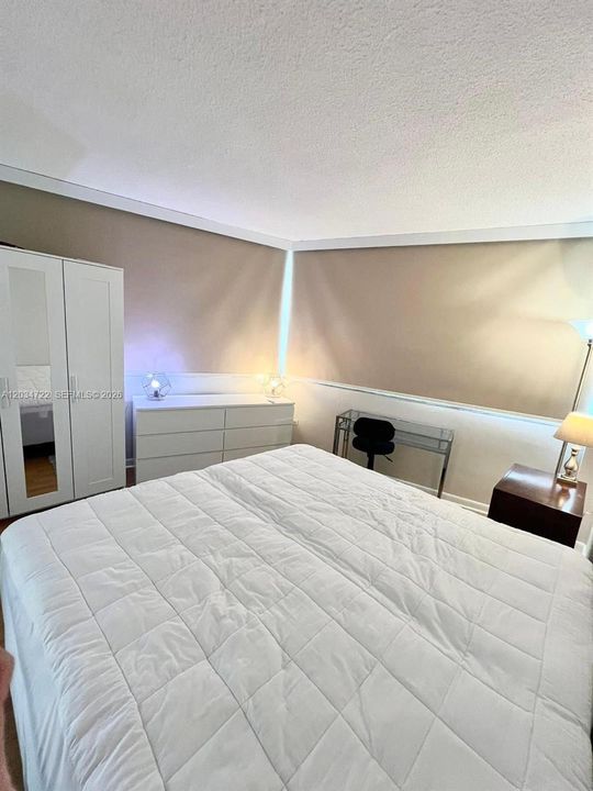 В аренду: $3,300 (2 спален, 2 ванн, 990 Квадратных фут)