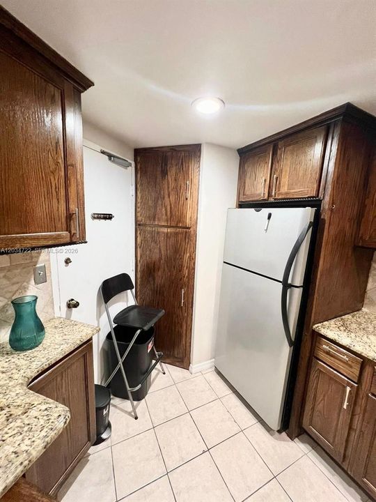 В аренду: $3,300 (2 спален, 2 ванн, 990 Квадратных фут)