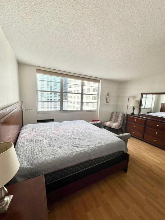 В аренду: $3,300 (2 спален, 2 ванн, 990 Квадратных фут)