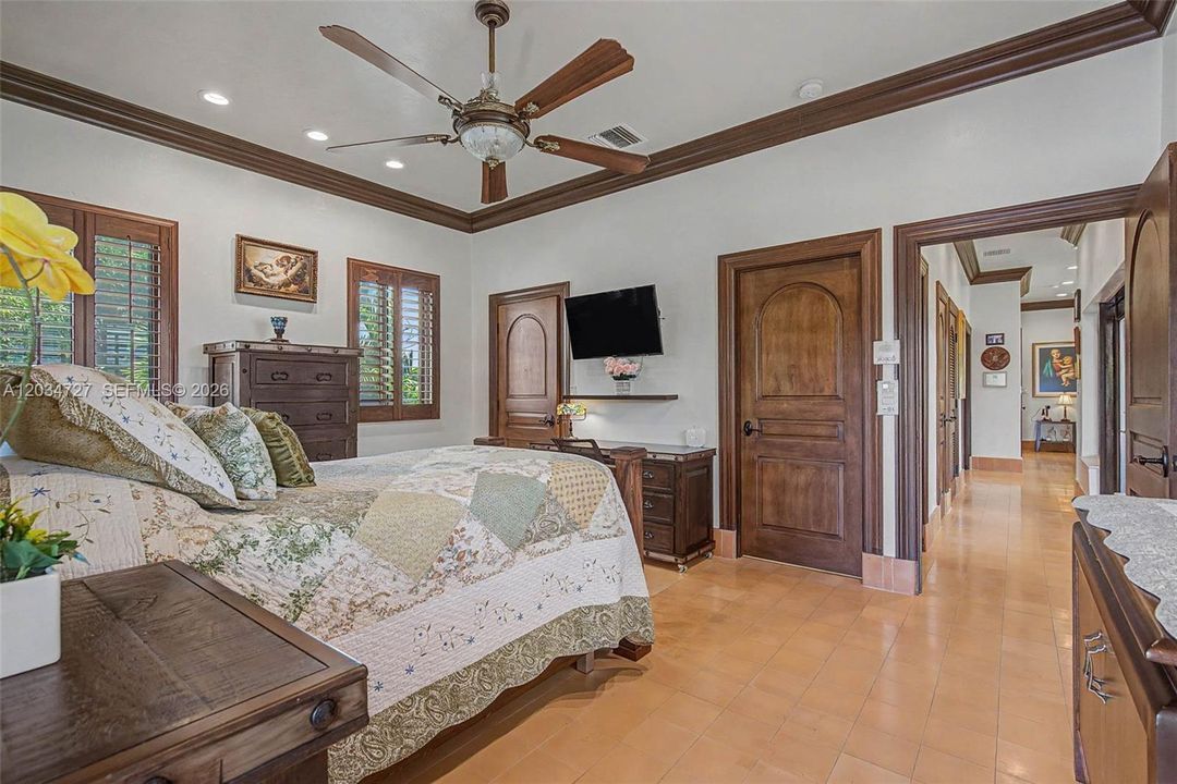 For Sale: $2,599,000 (4 beds, 4 baths, 3736 Square Feet)