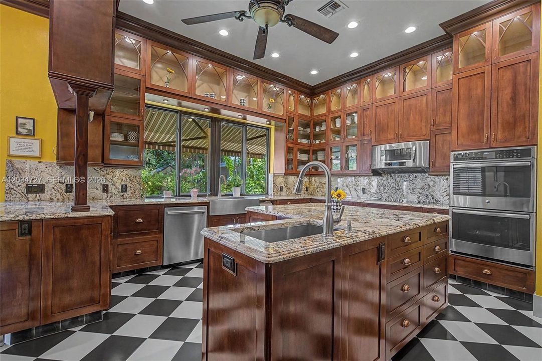 For Sale: $2,599,000 (4 beds, 4 baths, 3736 Square Feet)