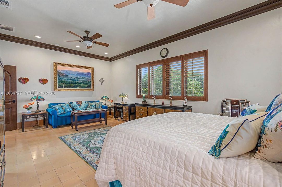 For Sale: $2,599,000 (4 beds, 4 baths, 3736 Square Feet)