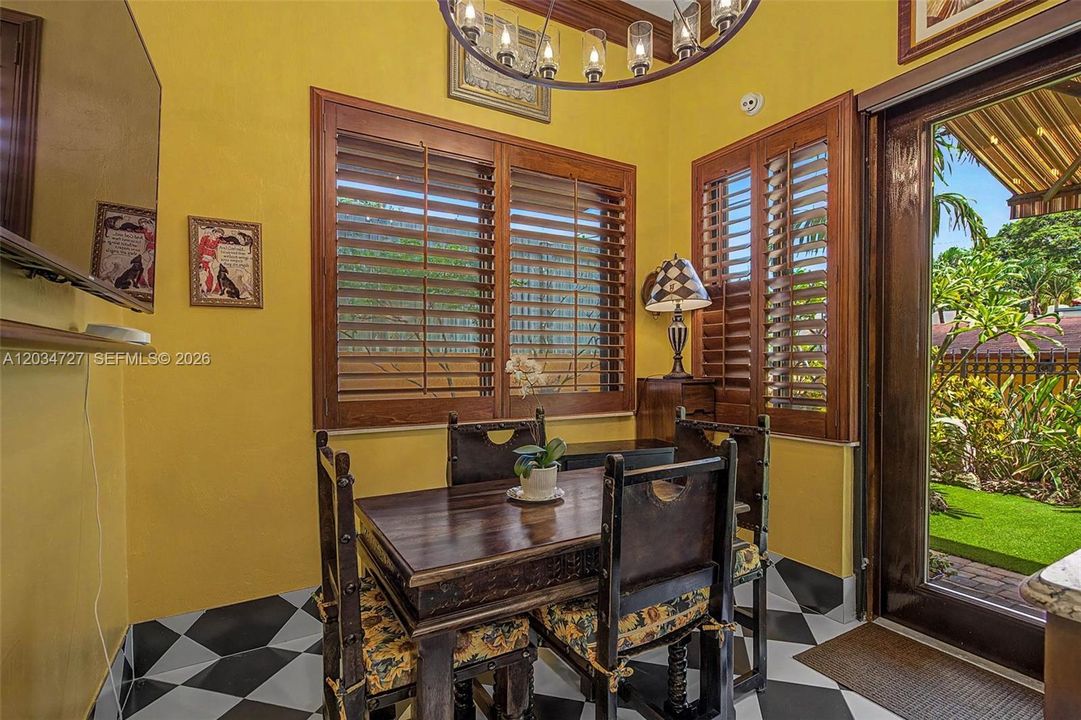 For Sale: $2,599,000 (4 beds, 4 baths, 3736 Square Feet)