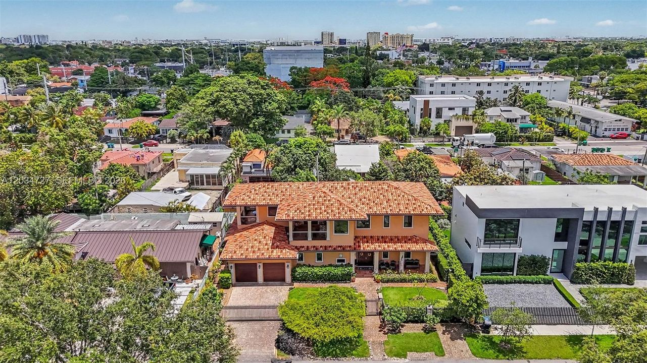For Sale: $2,599,000 (4 beds, 4 baths, 3736 Square Feet)
