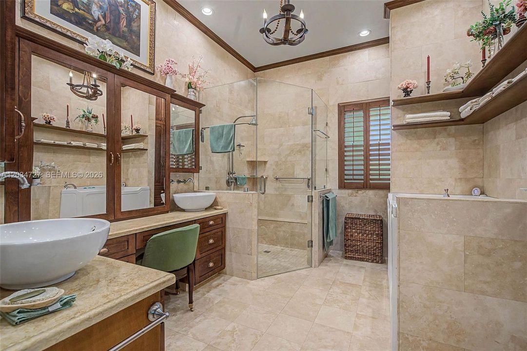 For Sale: $2,599,000 (4 beds, 4 baths, 3736 Square Feet)