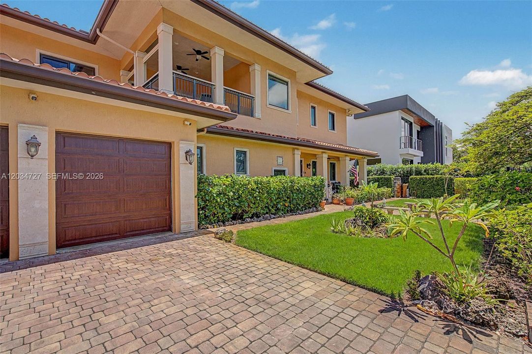 For Sale: $2,599,000 (4 beds, 4 baths, 3736 Square Feet)