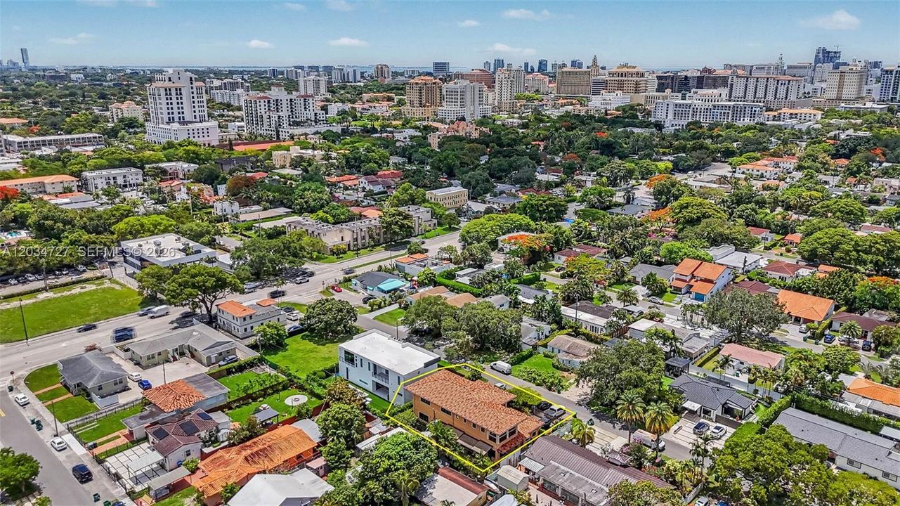 For Sale: $2,599,000 (4 beds, 4 baths, 3736 Square Feet)