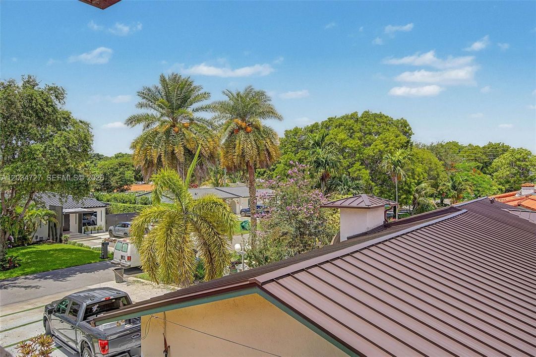 For Sale: $2,599,000 (4 beds, 4 baths, 3736 Square Feet)