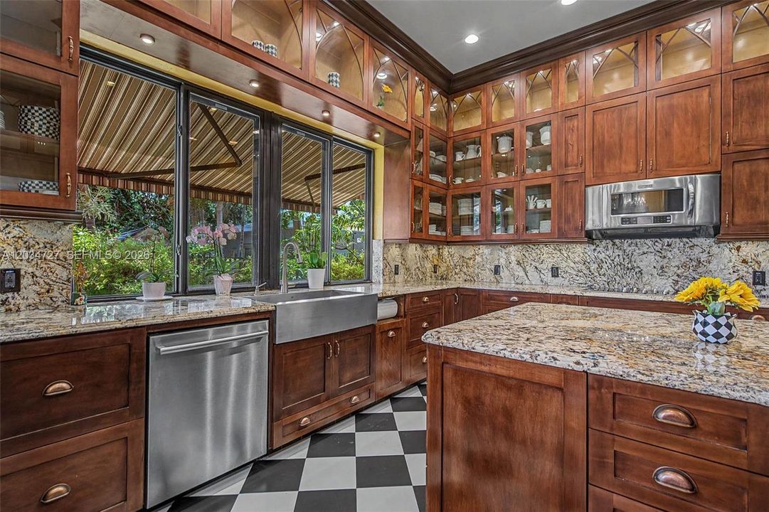 For Sale: $2,599,000 (4 beds, 4 baths, 3736 Square Feet)