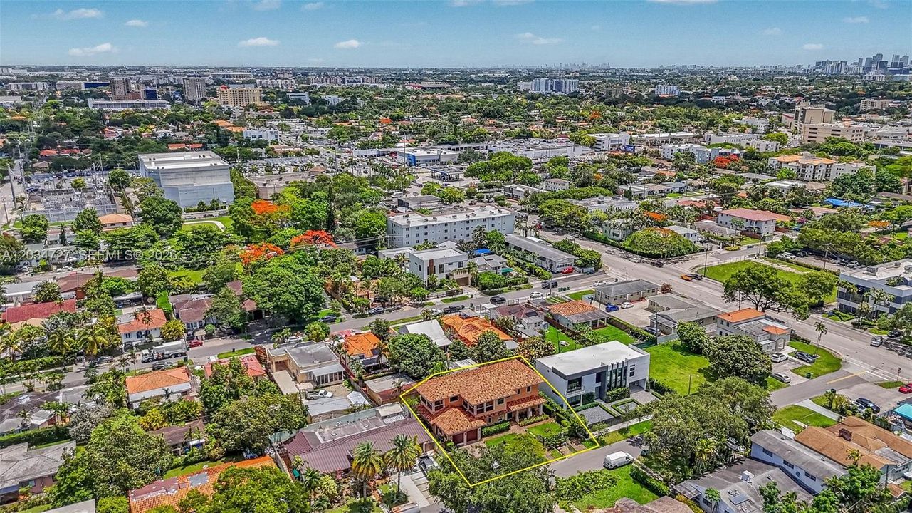 For Sale: $2,599,000 (4 beds, 4 baths, 3736 Square Feet)