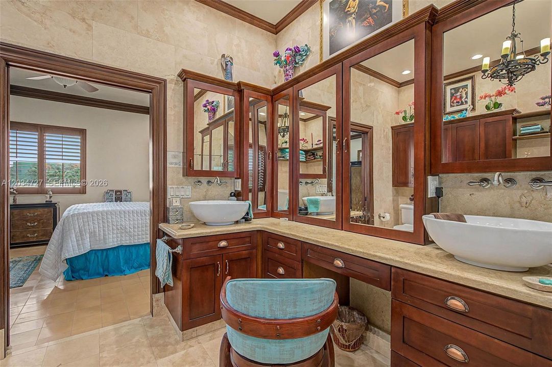 For Sale: $2,599,000 (4 beds, 4 baths, 3736 Square Feet)