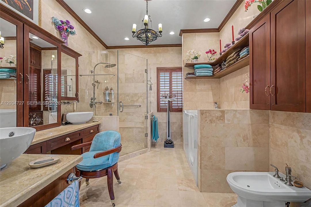 For Sale: $2,599,000 (4 beds, 4 baths, 3736 Square Feet)