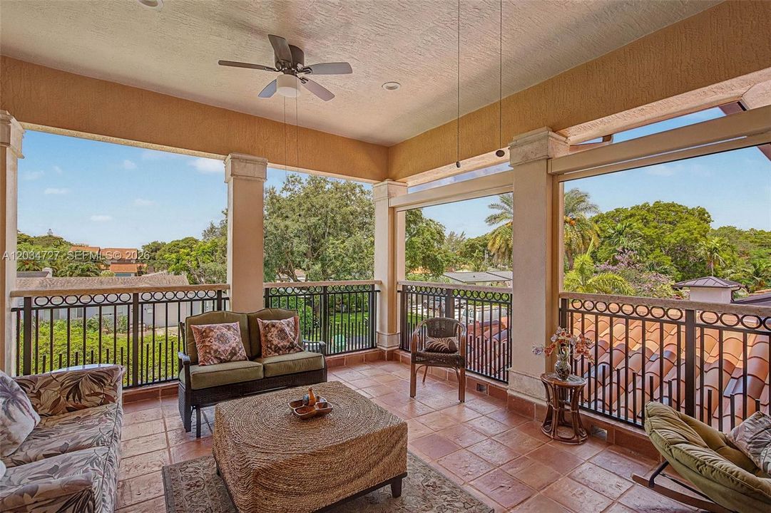 For Sale: $2,599,000 (4 beds, 4 baths, 3736 Square Feet)
