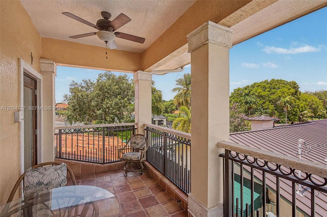 For Sale: $2,599,000 (4 beds, 4 baths, 3736 Square Feet)