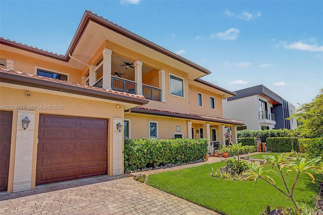 For Sale: $2,599,000 (4 beds, 4 baths, 3736 Square Feet)