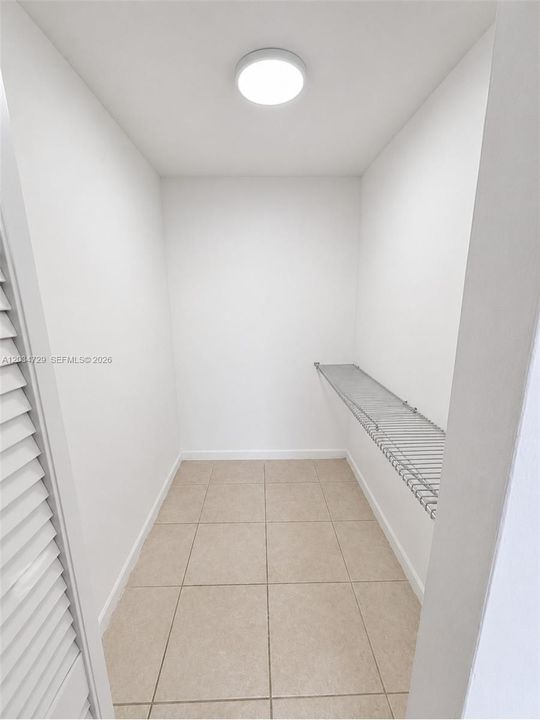 For Rent: $1,650 (1 beds, 1 baths, 740 Square Feet)