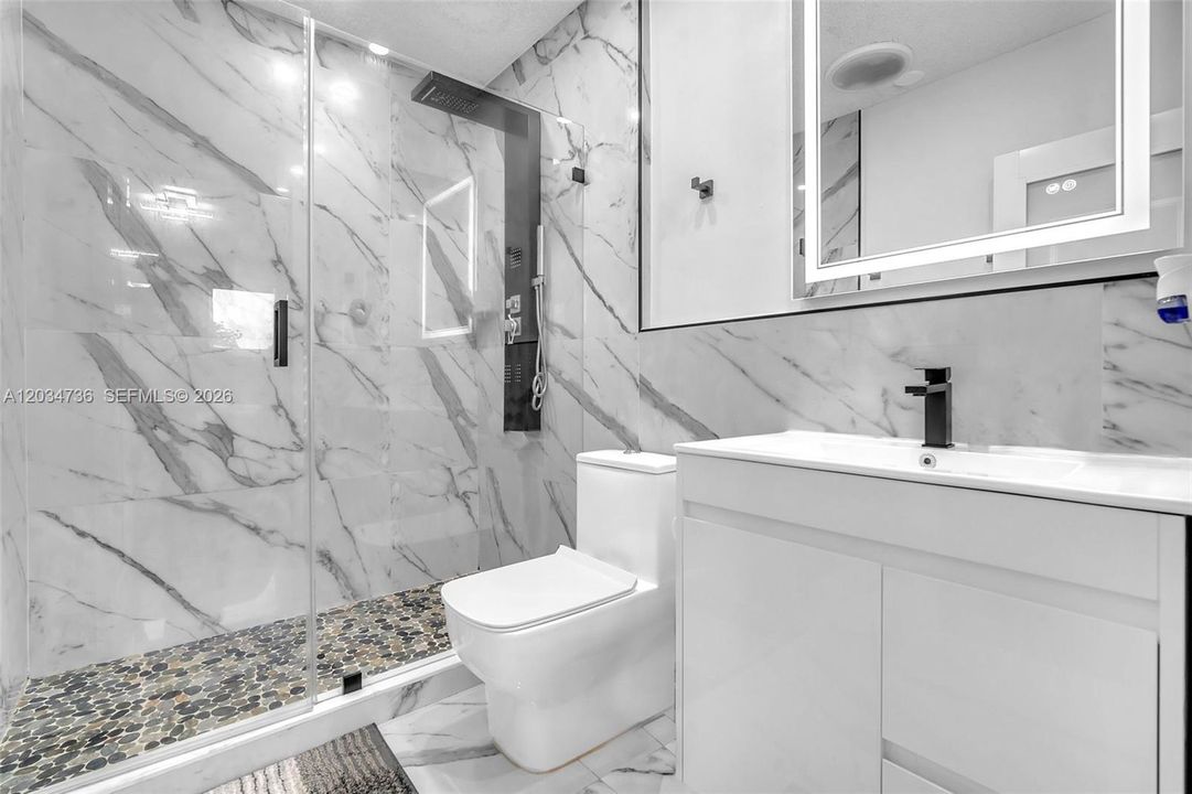 En Venta: $849,000 (5 camas, 3 baños, 2251 Pies cuadrados)