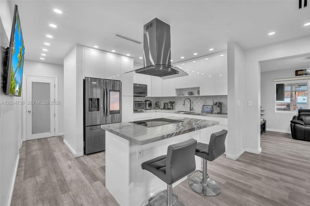 En Venta: $849,000 (5 camas, 3 baños, 2251 Pies cuadrados)