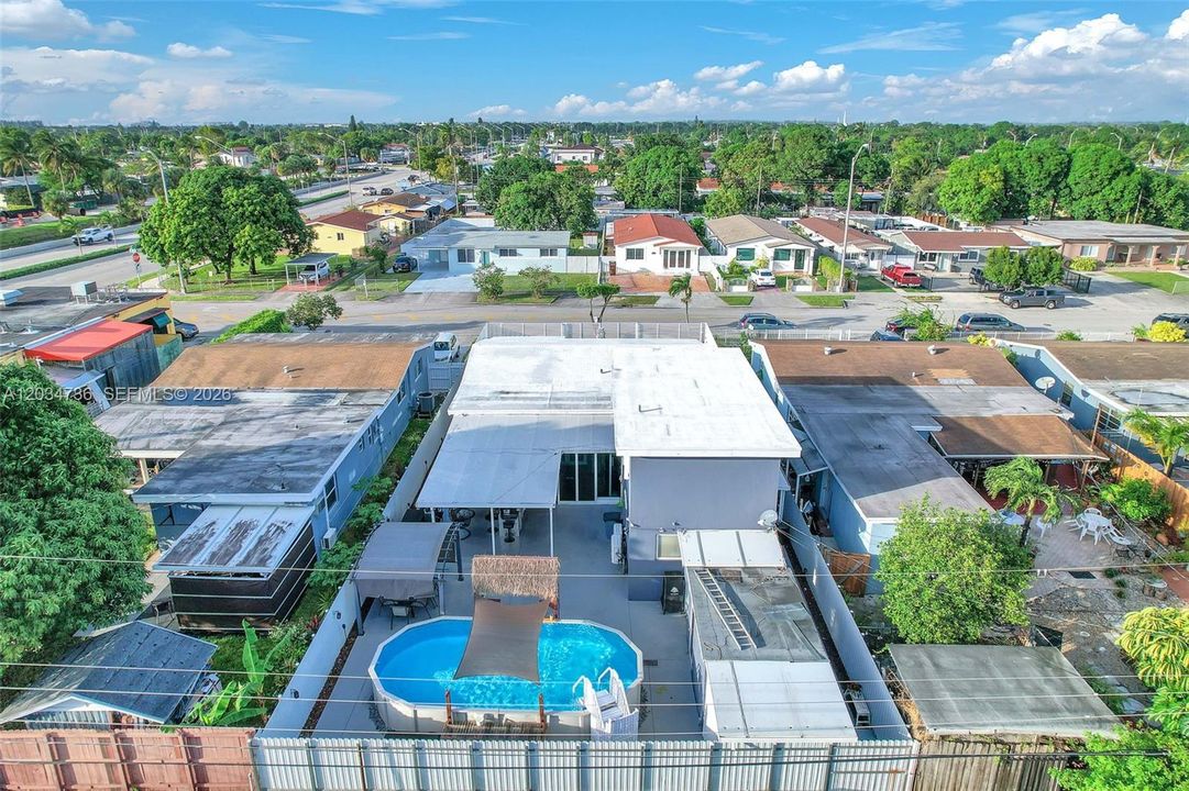 En Venta: $849,000 (5 camas, 3 baños, 2251 Pies cuadrados)