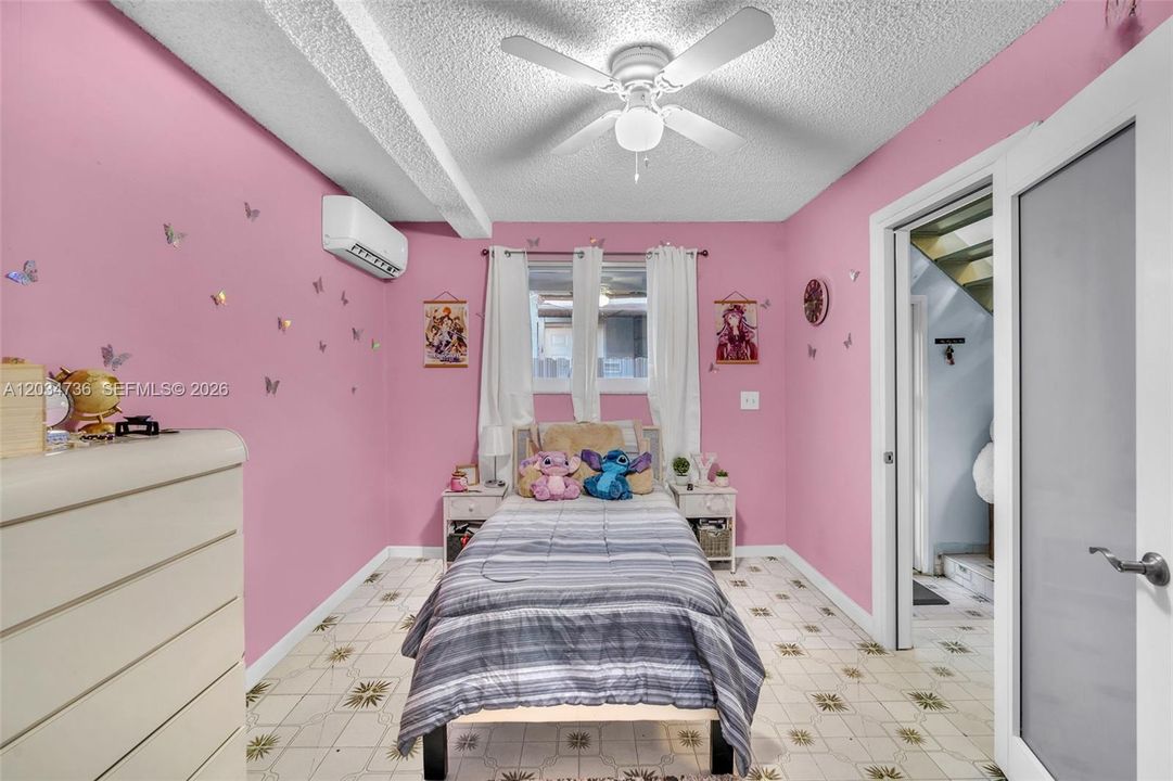 En Venta: $849,000 (5 camas, 3 baños, 2251 Pies cuadrados)