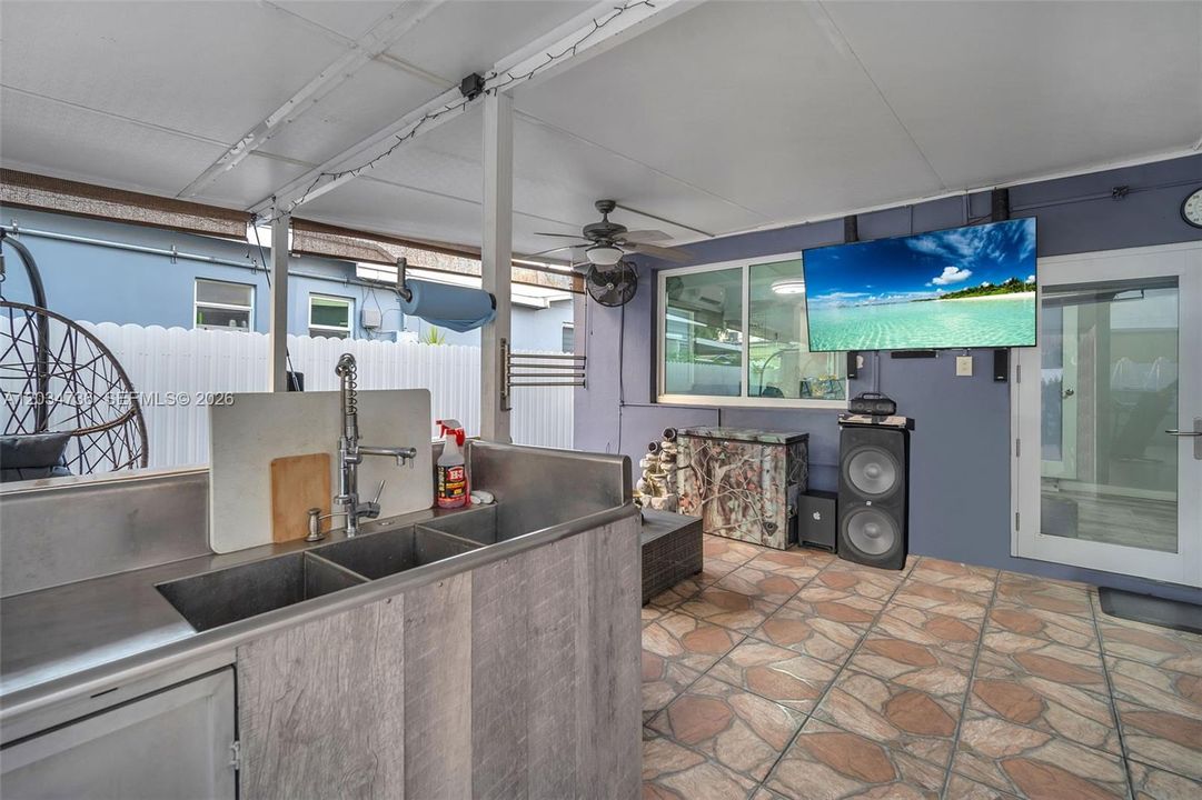 En Venta: $849,000 (5 camas, 3 baños, 2251 Pies cuadrados)