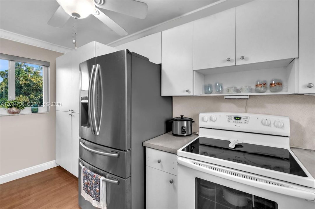 En Venta: $849,000 (5 camas, 3 baños, 2251 Pies cuadrados)