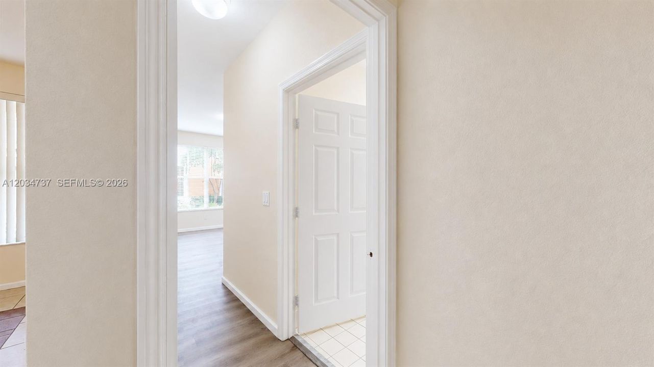 En Venta: $230,000 (2 camas, 2 baños, 1004 Pies cuadrados)