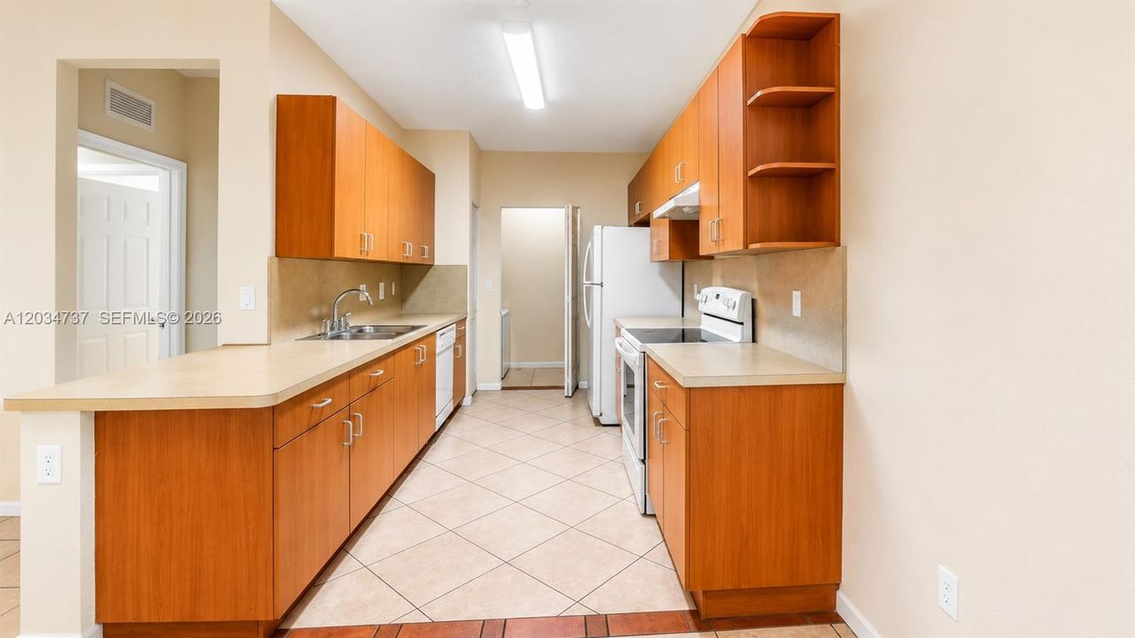 En Venta: $230,000 (2 camas, 2 baños, 1004 Pies cuadrados)
